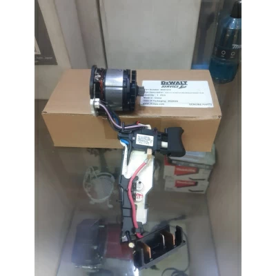 Двигун з вимикачем DeWALT DCD701