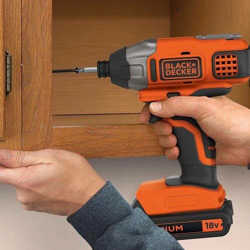 Шурупокрут ударний акумуляторний безщітковий BLACK+DECKER BDCIM18N