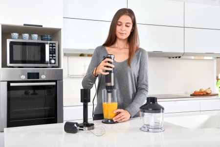 Ручний блендер BLACK+DECKER BXHBA1500E
