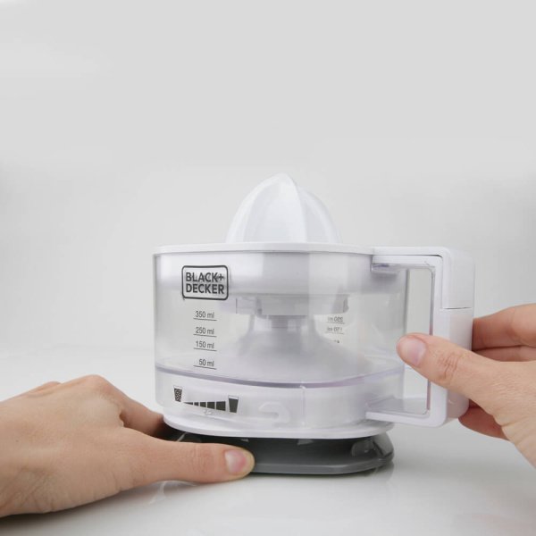 Соковитискач BLACK+DECKER BXCJ25E