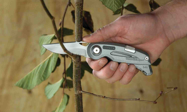Ніж складаний QUICKSLIDE SPORT UTILITY KNIFE з двома лезами STANLEY 0-10-813