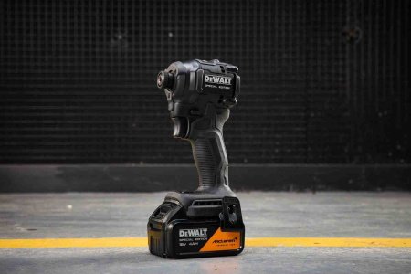 Шурупокрут ударний McLaren F1 TEAM SPECIAL EDITION DeWALT DCF86MM2T