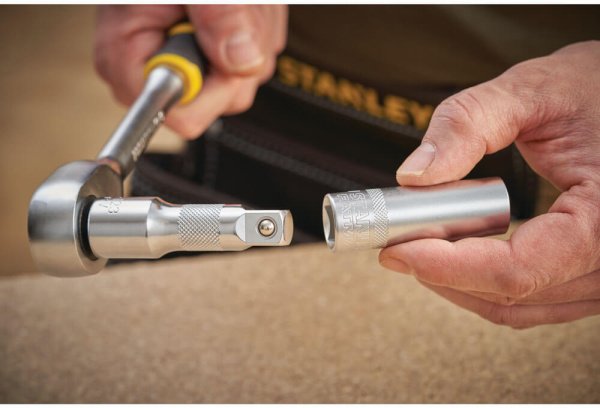 Головка 1/4 х 21 мм, з шестигранним профілем, висока, метрична. STANLEY FMMT17968-0