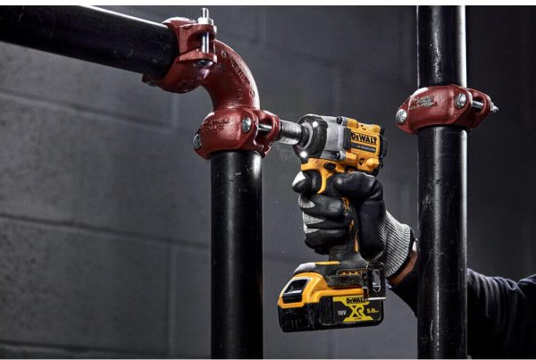 Гайкокрут ударний акумуляторний безщітковий DeWALT DCF922P2T