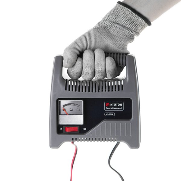 Пристрій зарядний для акумуляторів 6/12 В, 70 Вт, 10-60 Ач, стрілочний індикатор, з трансформатором INTERTOOL AT-3014