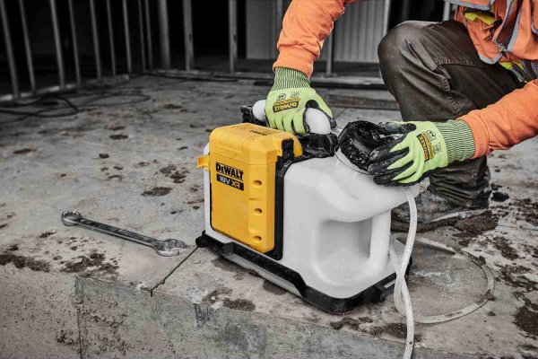 Резервуар для подачі води DeWALT DCE6820N