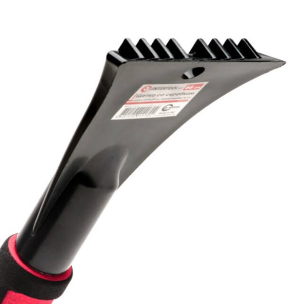 Щітка зі скребком 66см INTERTOOL AT-0117