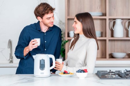 Електрочайник BLACK+DECKER BXKE2204E