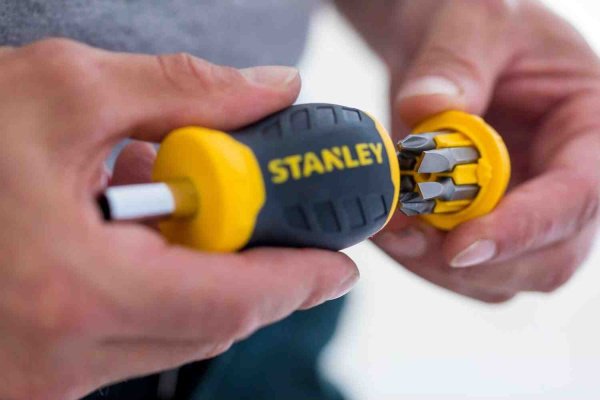 Викрутка - набір Multibit Stubby з шістьма змінними бітами STANLEY 0-66-357