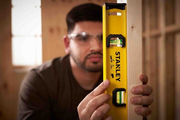Рівень BASIC I-BEAM з алюмінію довжиною 300 мм з двома капсулами STANLEY 0-42-072