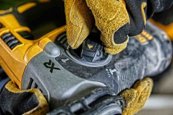 Перфоратор акумуляторний безщітковий SDS-Plus DeWALT DCH274P2T