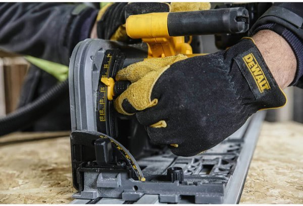 Пила дискова занурювальна акумуляторна безщіткова DeWALT DCS520T2R