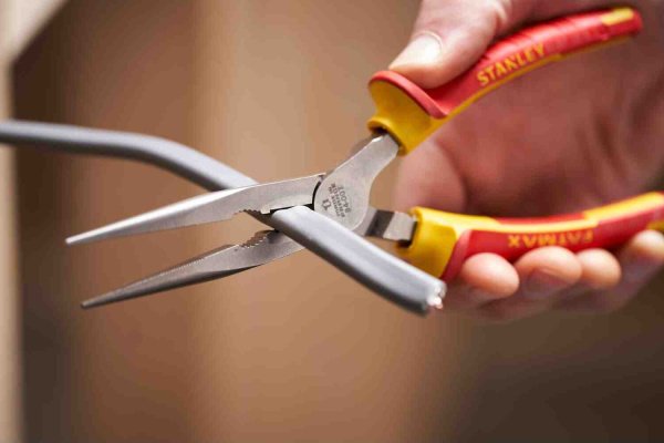 Плоскогубці електрика MaxSteel VDE 1000V довжиною 210 мм комбіновані з подовження губками STANLEY 0-84-007