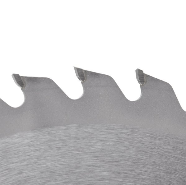 Диск пиляльний по деревині з твердосплавними напайками 210*30*1.5 мм, 40 зубів, 6800 об/хв. INTERTOOL CT-3023