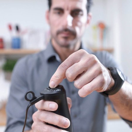 Ручний блендер BLACK+DECKER BXHBA1200E