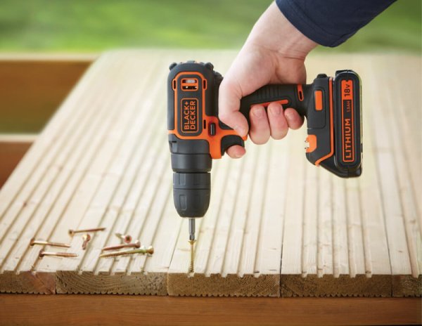 Дриль-шурупокрут акумуляторний BLACK+DECKER BDCD18