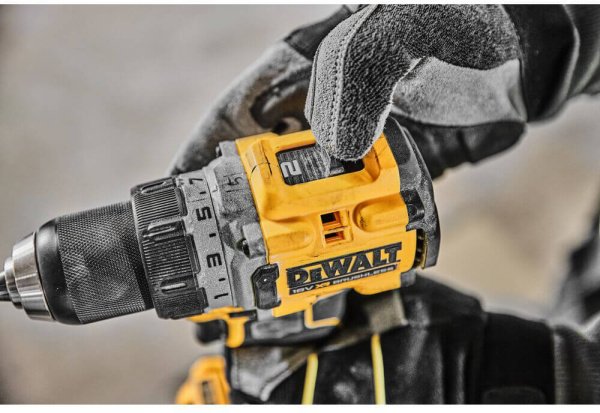 Дриль-шуруповерт акумуляторний безщітковий DeWALT DCD800P2T