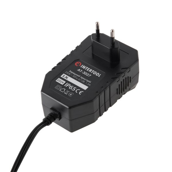 Зарядний пристрій 6/12 В, 1,5 А, 1,2-40 Аг, зимовий режим зарядки, дисплей, з мікропроцесором INTERTOOL AT-3027