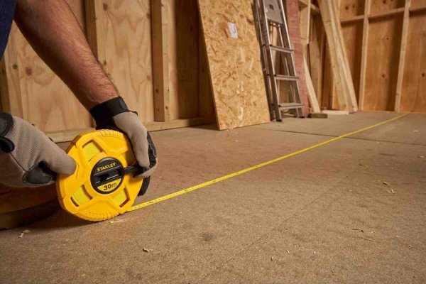 Рулетка вимірювальна FIBERGLASS довжиною 30 м, шириною 12,7 мм, в пластмасовому корпусі STANLEY 0-34-297