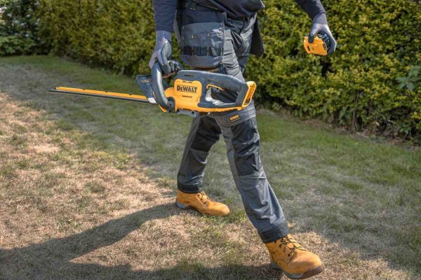 Кущоріз акумуляторний DeWALT DCMHT564P1