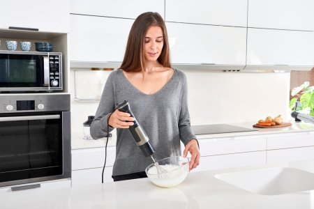 Ручний блендер BLACK+DECKER BXHBA1500E