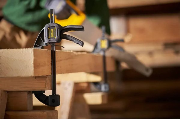 Струбцина FatMax XL триггерная з максимальним зусиллям стиснення 270 кг STANLEY FMHT0-83239