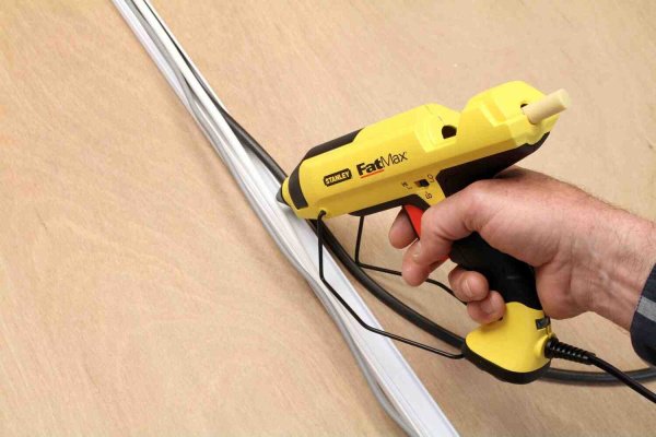Пістолет клейовий FatMax® для професійного використання STANLEY FMHT6-70418